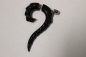 Preview: Fake Piercing Spirale Haken aus Horn mit Schnitzmotiv und Edelstahl-Schraubverschluss