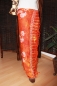 Preview: Farbenfroher Sarong orange mit Muschelmotiv 160 x 120 cm