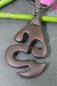 Preview: Holzkette mit Anhänger Tribal, Lederband, ca. 27cm