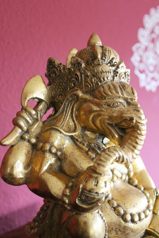 Edle Ganesha Figur mit antikem Goldfinish 30cm