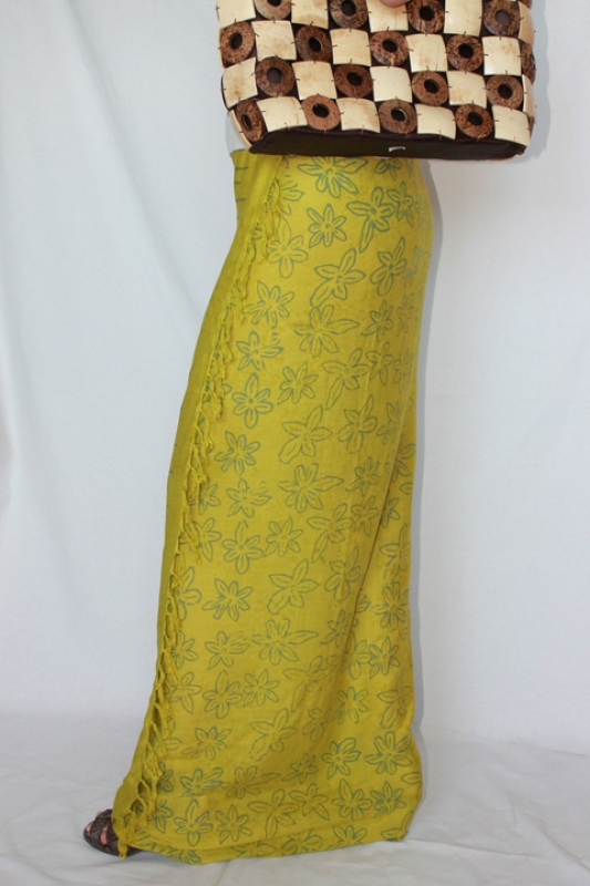 Farbenfroher Sarong grün mit Blütenmotiv 160 x 120 cm