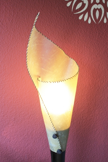 Elegante Bodenleuchte aus Teak-Holz und Leder 150cm