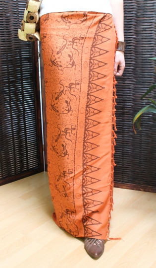 Farbenfroher Sarong terrakotta mit Geckomotiv 160 x 120 cm
