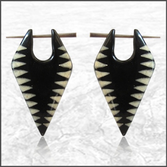 Horn-Ohrringe mit Zick-Zack-Motiv Ethno 35mm