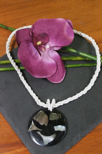 Muschelkette mit Perlmutt-Anhänger und Zierperlen, weiß 31 cm