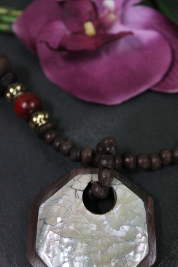 Muschelkette mit Anhänger und Holzperlen, braun 42 cm