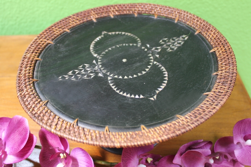 Exotische Dekoschale aus Holz mit Perlmutt und Rattan - 30 cm