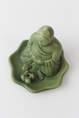 Räucherstäbchenhalter Terrakotta Mönch Feng-Shui 7cm