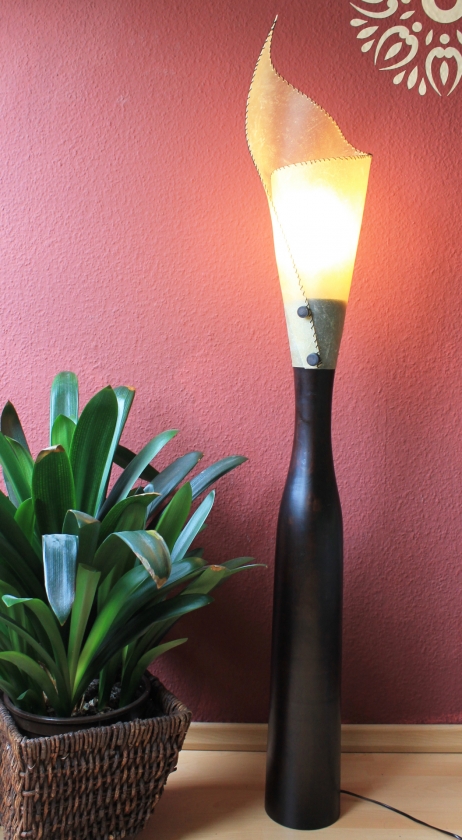 Elegante Bodenleuchte aus Teak-Holz und Leder 150cm
