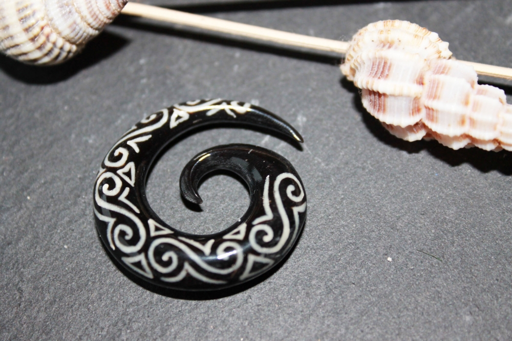 Expander Spirale mit Inlay-Motiv aus Horn 8mm
