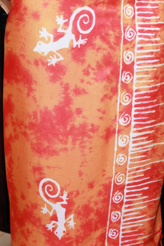 Farbenfroher Sarong orange mit Geckomotiv 160 x 120 cm