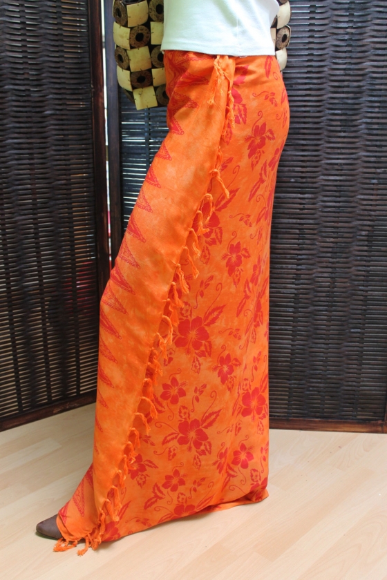 Farbenfroher Sarong Wickelrock Strandtuch Pareo Batik orange Blütenmotiv 160 x 120 cm