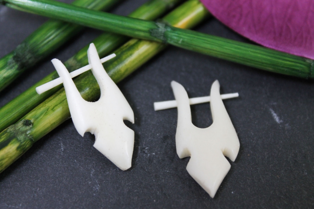 Paar Knochen Ohrringe Kreolen Creolen spitz aus Büffelknochen Bone 25mm