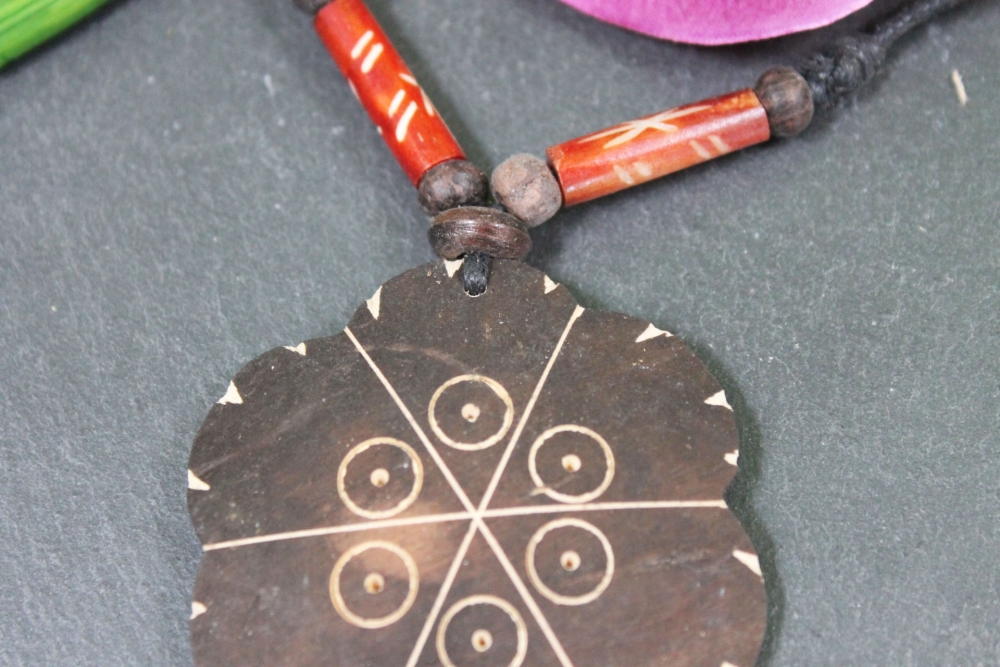 Holzkette mit Anhänger aus Kokosnuss, Lederband, 26-38 cm