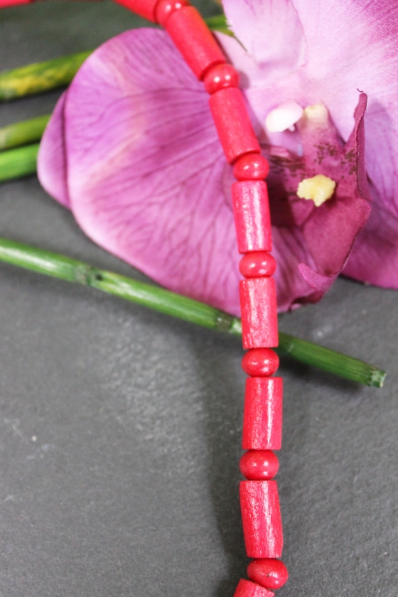 Holzkette im Surfer-Stil, fuchsia, rot, elastisch, 23 cm