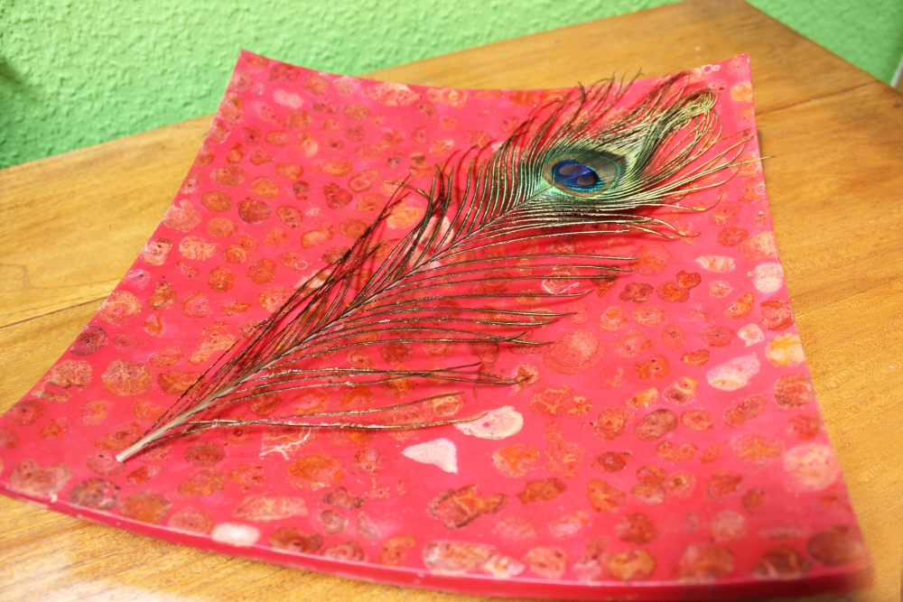 Außergewöhnliche Dekoschale aus roter Zuchtkoralle - 30 cm